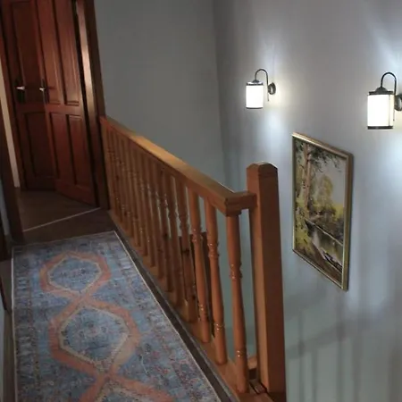 Leila Old House וילה *